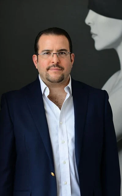 Dr. Carlos Cárdenas, cirujano plástico certificado en México